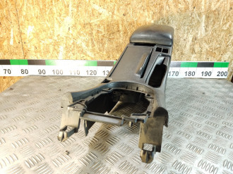 Подлокотник Nissan Maxima a33