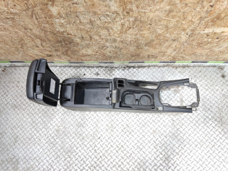 Подлокотник Nissan Maxima a33