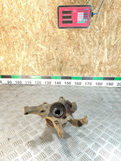 Кулак поворотный передний левый Nissan Maxima a33