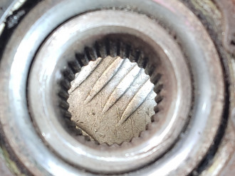 Кулак поворотный передний левый Nissan Maxima a33