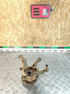 Кулак поворотный передний правый Nissan Maxima a33