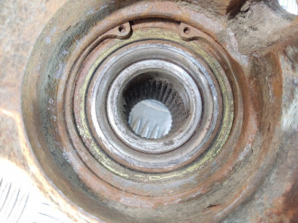 Кулак поворотный передний правый Nissan Maxima a33