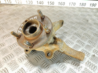 Кулак поворотный передний правый Nissan Maxima a33