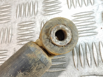 Амортизатор задний левый Nissan Maxima a33