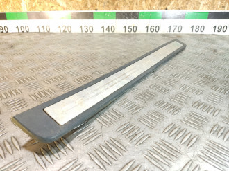 Накладка порога внутренняя передняя правая Nissan Tiida c11