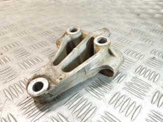 Кронштейн двигателя Nissan Maxima a33