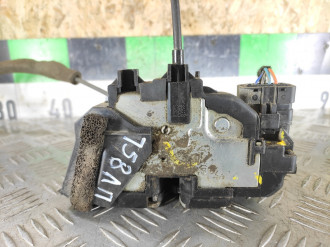 Замок двери передней левой Nissan Qashqai 2009