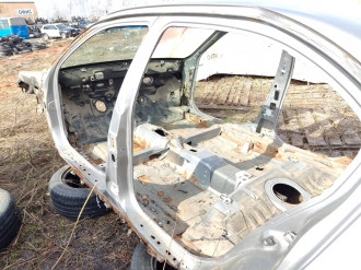 Порог со стойкой левой Nissan Maxima a33