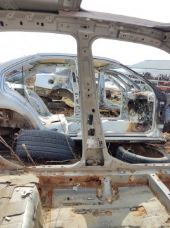 Порог со стойкой левой Nissan Maxima a33