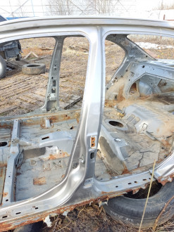 Порог со стойкой левой Nissan Maxima a33