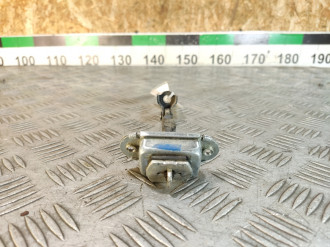 Ограничитель двери передний Nissan Teana j32