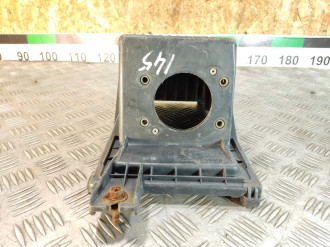 Корпус воздушного фильтра Nissan Maxima a32