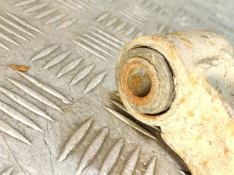 Рычаг передний левый нижний Nissan Almera N15