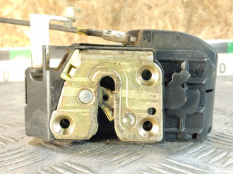 Замок двери передней правой Nissan Micra K12