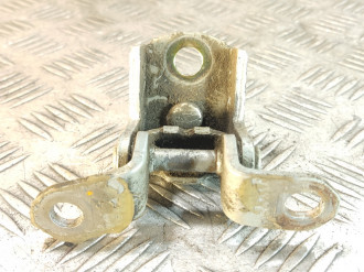 Петля двери задней правой верхняя Nissan Micra K12