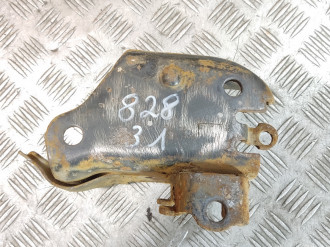 Кронштейн задней балки Nissan Micra K12