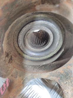 Кулак поворотный передний правый Nissan Almera N16