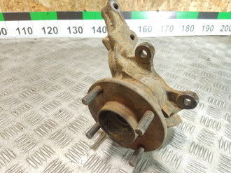 Кулак поворотный передний правый Nissan Almera N16