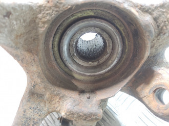 Кулак поворотный передний левый Nissan Almera N16