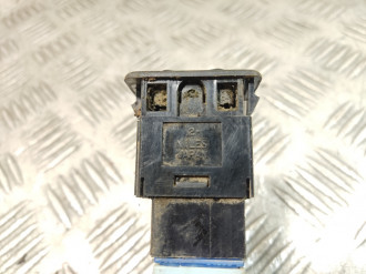 Кнопка центрального замка Nissan Almera N16