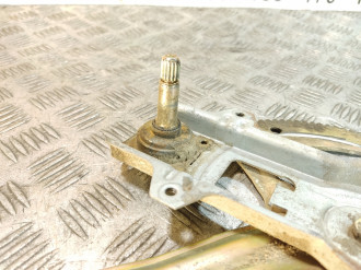 Стеклоподъемник задний правый Nissan Almera N16