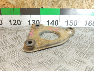 Кронштейн передней балки правый Nissan Almera N16