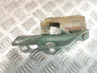 Петля капота левая Nissan Almera N16