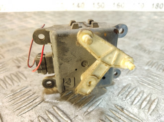 Моторчик заслонки отопителя Nissan Almera N16