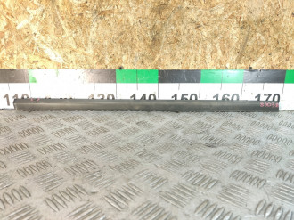 Молдинг стекла двери правой задней Nissan Almera N16