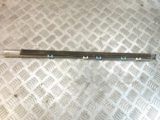 Молдинг стекла двери правой задней Nissan Almera N16