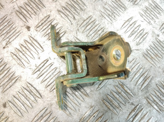 Петля двери задней левой верхняя Nissan Almera N16