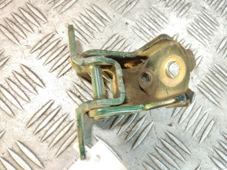 Петля двери задней левой верхняя Nissan Almera N16