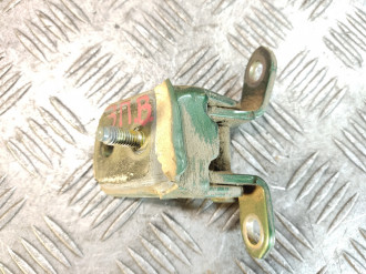 Петля двери задней правой верхняя Nissan Almera N16