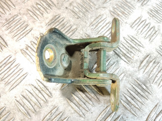 Петля двери задней правой верхняя Nissan Almera N16