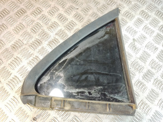 Стекло двери задней левой форточка Nissan Almera N16