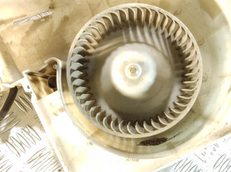 Моторчик отопителя Nissan Almera N16