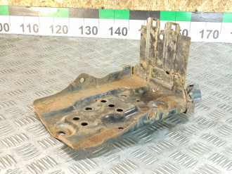 Крепление аккумулятора Nissan Almera N16