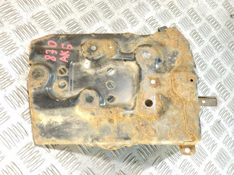 Крепление аккумулятора Nissan Almera N16