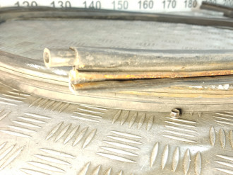 Уплотнитель двери передней левой Nissan Almera N16