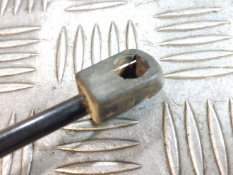 Амортизатор двери багажника Nissan Almera N16