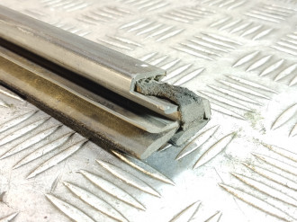 Уплотнитель двери задней правой Nissan Teana j32