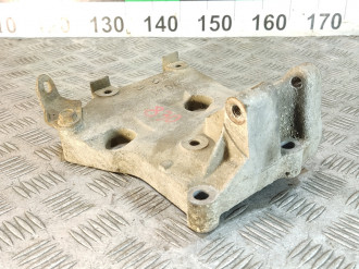 Кронштейн генератора Nissan Almera N16