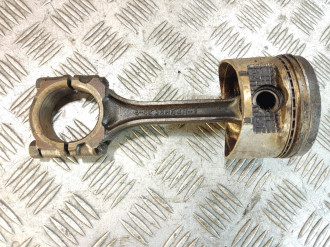 Поршень с шатуном Nissan Almera N16