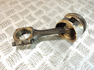 Поршень с шатуном Nissan Almera N16