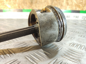 Поршень с шатуном Nissan Almera N16