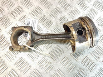 Поршень с шатуном Nissan Almera N16