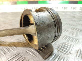 Поршень с шатуном Nissan Almera N16