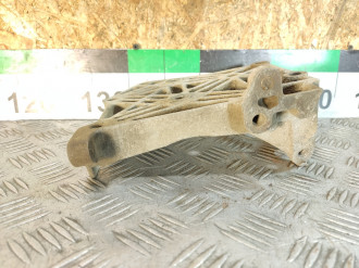 Кронштейн генератора Nissan Almera N16