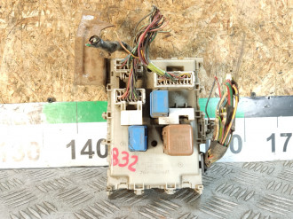 Блок предохранителей салонный Nissan Almera N16