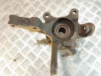 Кулак поворотный передний левый Nissan Almera N16